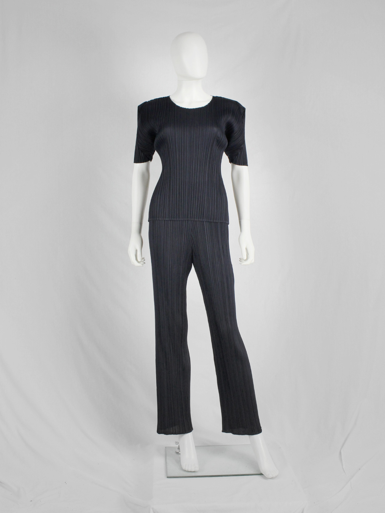 PLEATS PLEASE ISSEY MIYAKE - Pleats Please tシャツ　サイズ3 ISSEY MIYAKE Pleats Please Shirt Silver Gray Size 3 from