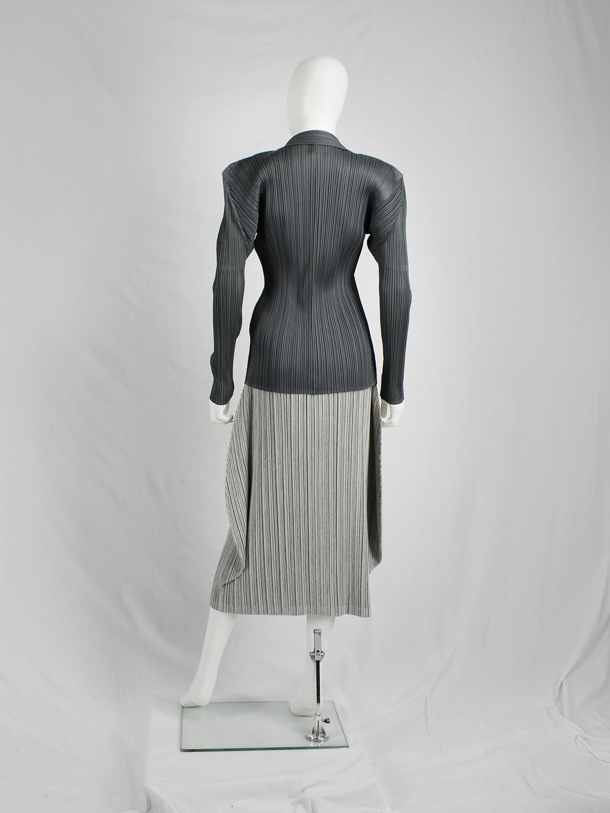 Issey Miyake Pleats Please grey button-up cardigan with