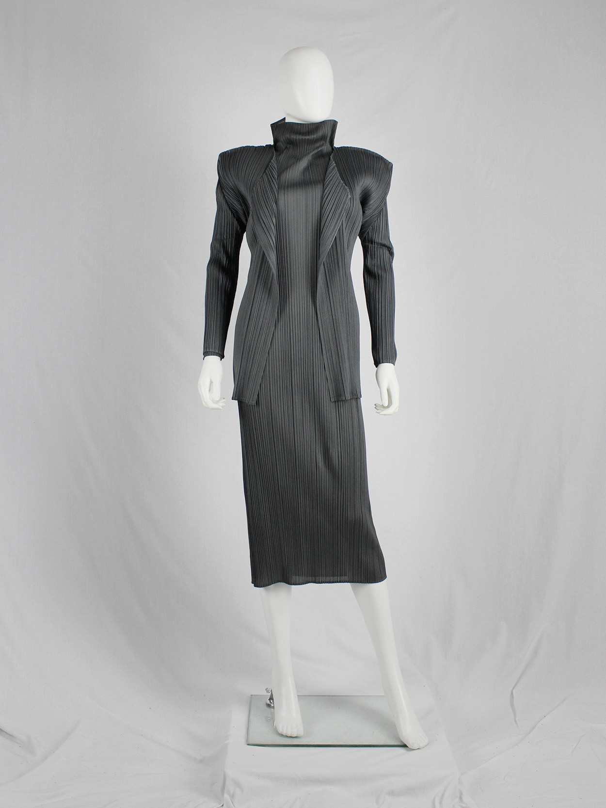 【美品】PLEATS PLEASE ISSEY MIYAKE Issey Miyake Pleats Please grey open cardigan with square