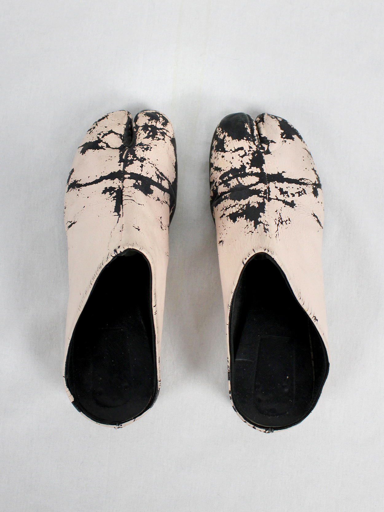 Maison Martin Margiela black tabi slippers painted in light Maison Martin Margiela black tabi slippers painted in light