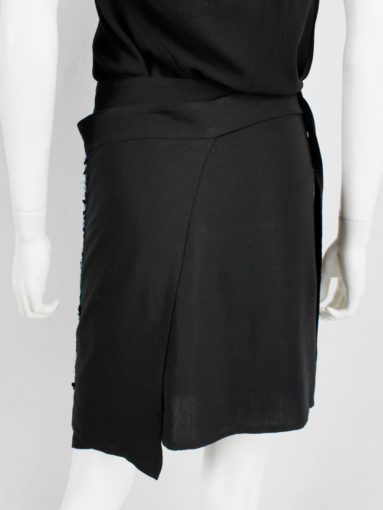 ANN DEMEULEMEESTER スカート ブラック 36 Ann Demeulemeester black wrap skirt with blue sequinned panel