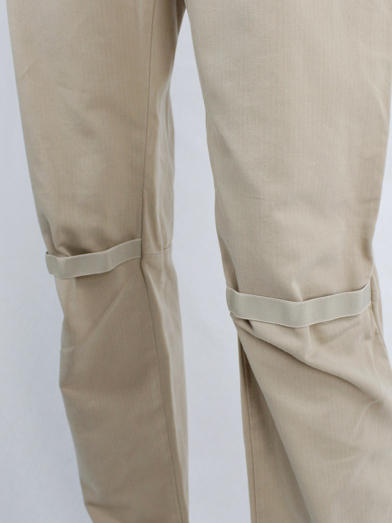 Helmut Lang beige trousers with elastic bands at the knees Helmut Lang beige trousers with elastic bands at the knees