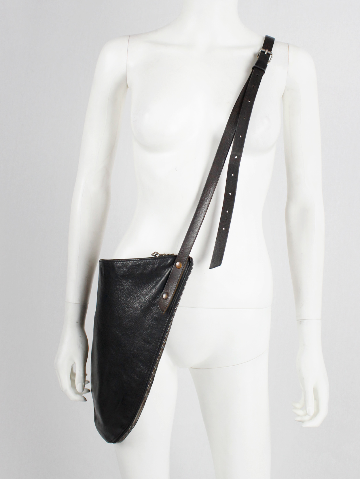 Nico Uytterhaegen black leather cross-body saddle bag - VANIITAS 