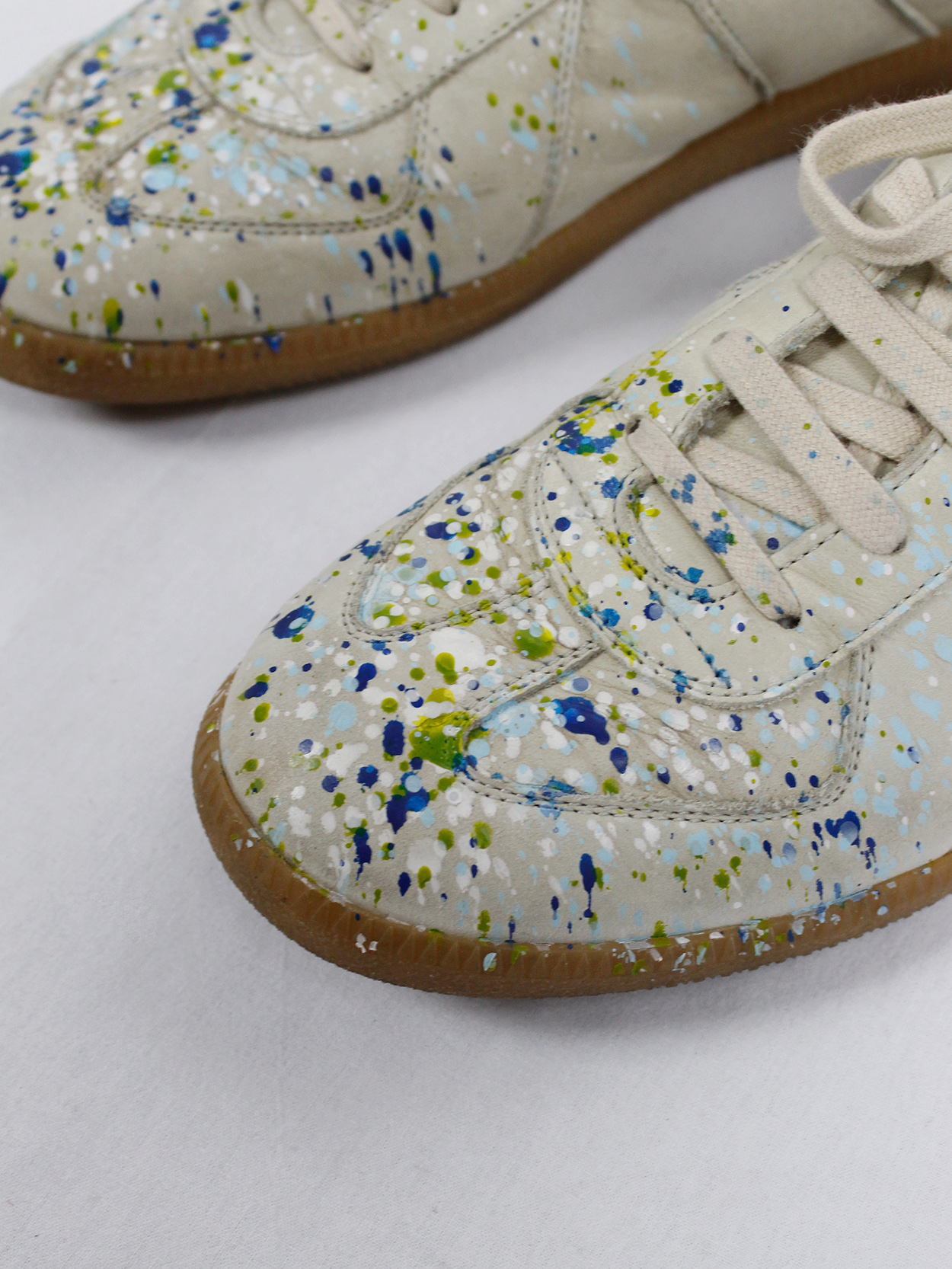 Maison Martin Margiela replica beige sneakers with paint