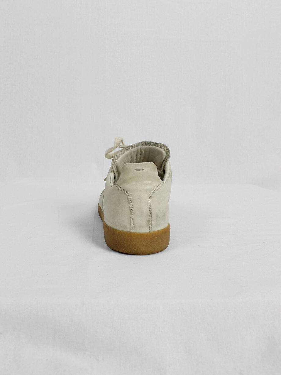 Maison Martin Margiela replica beige sneakers with paint splatters