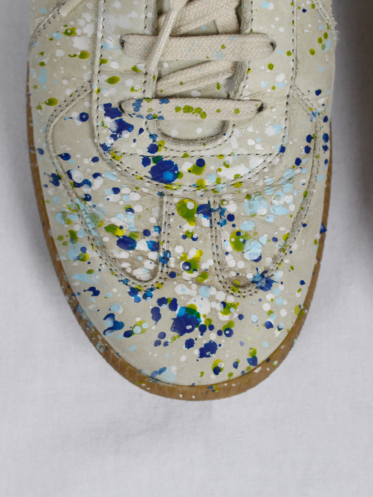 Maison Martin Margiela replica beige sneakers with paint splatters