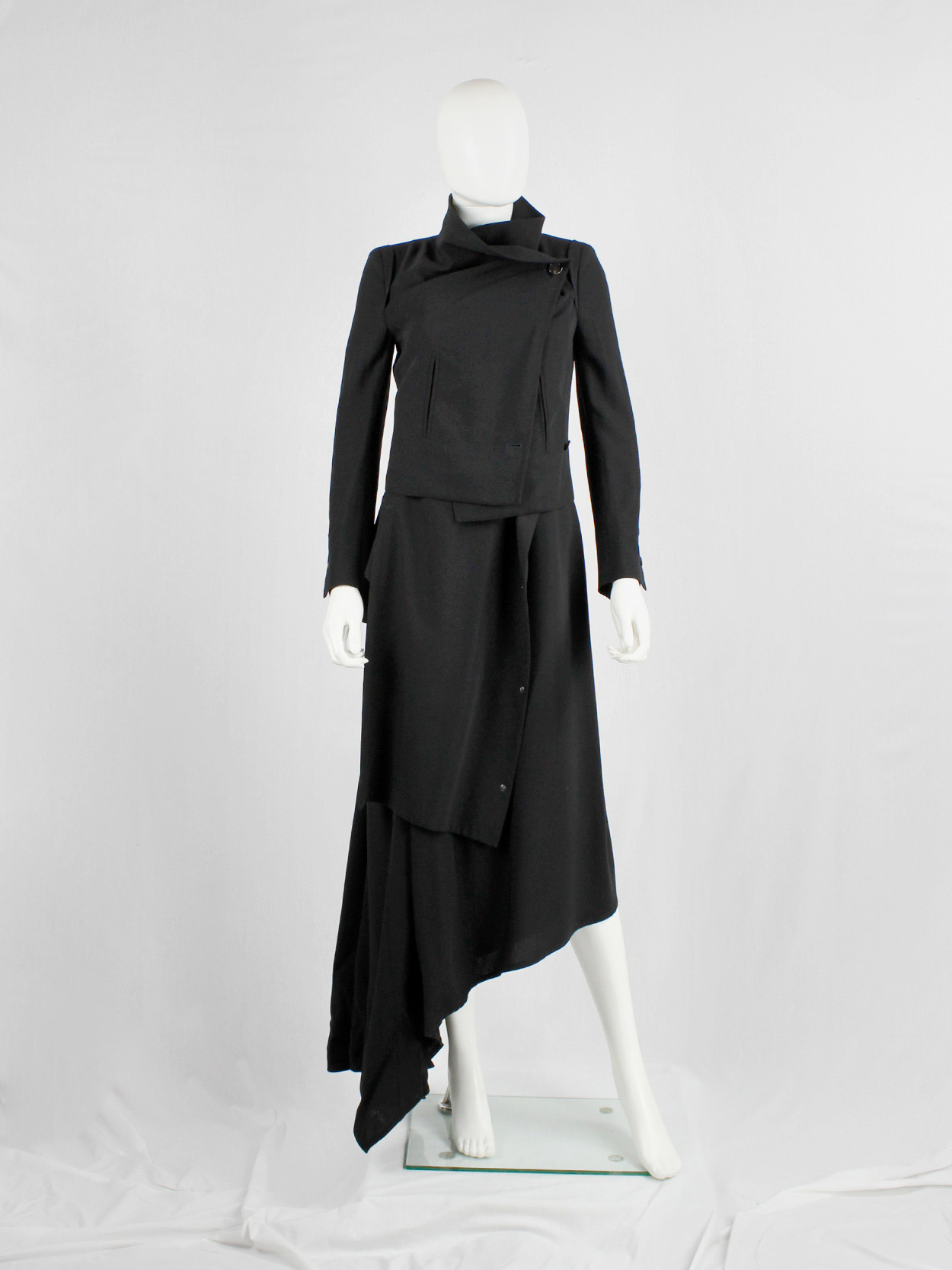 ANN DEMEULEMEESTER 変形 ロング フーデットジャケット Ann Demeulemeester black jacket with buttons twisting around