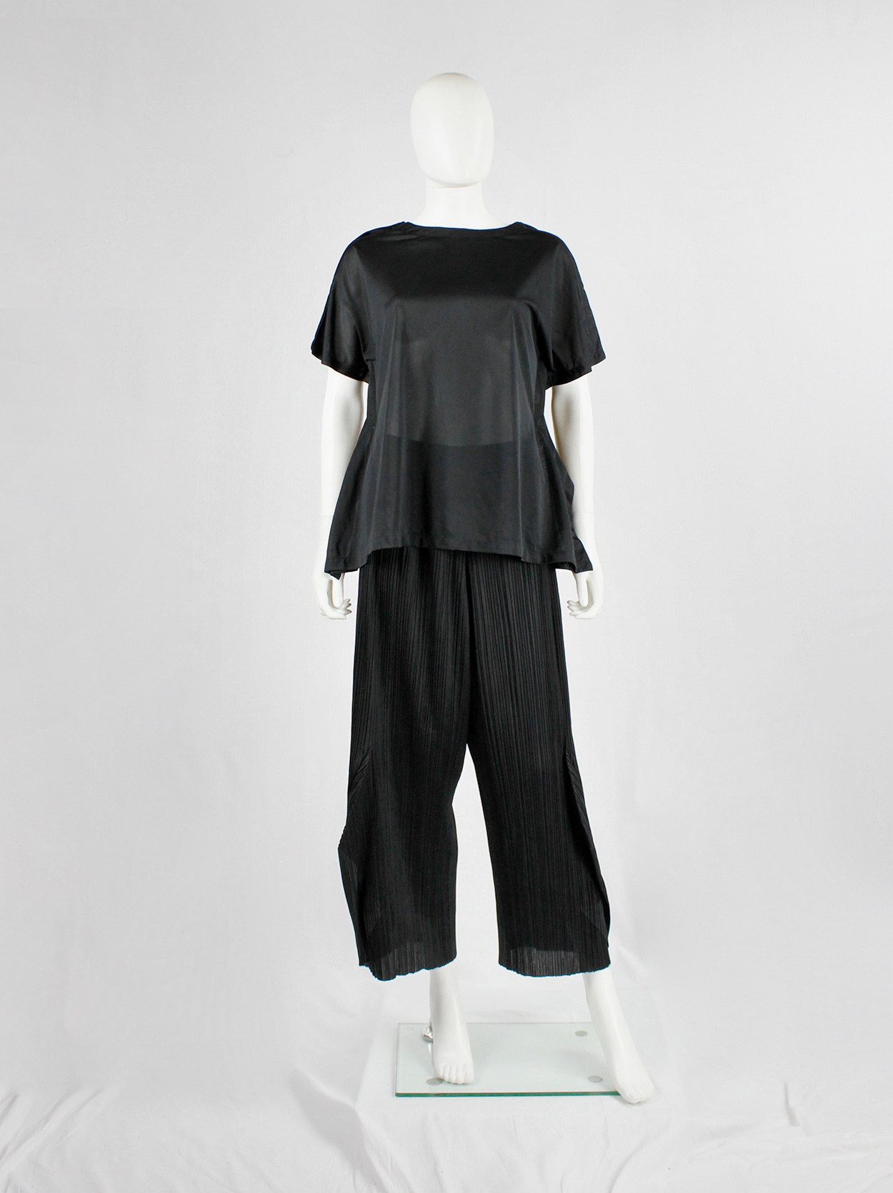 【PLEATS PLEASE ISSEY MIYAKE】パンツ ISSEY MIYAKE イッセイミヤケ PLEATS PLEASE プリーツパンツ