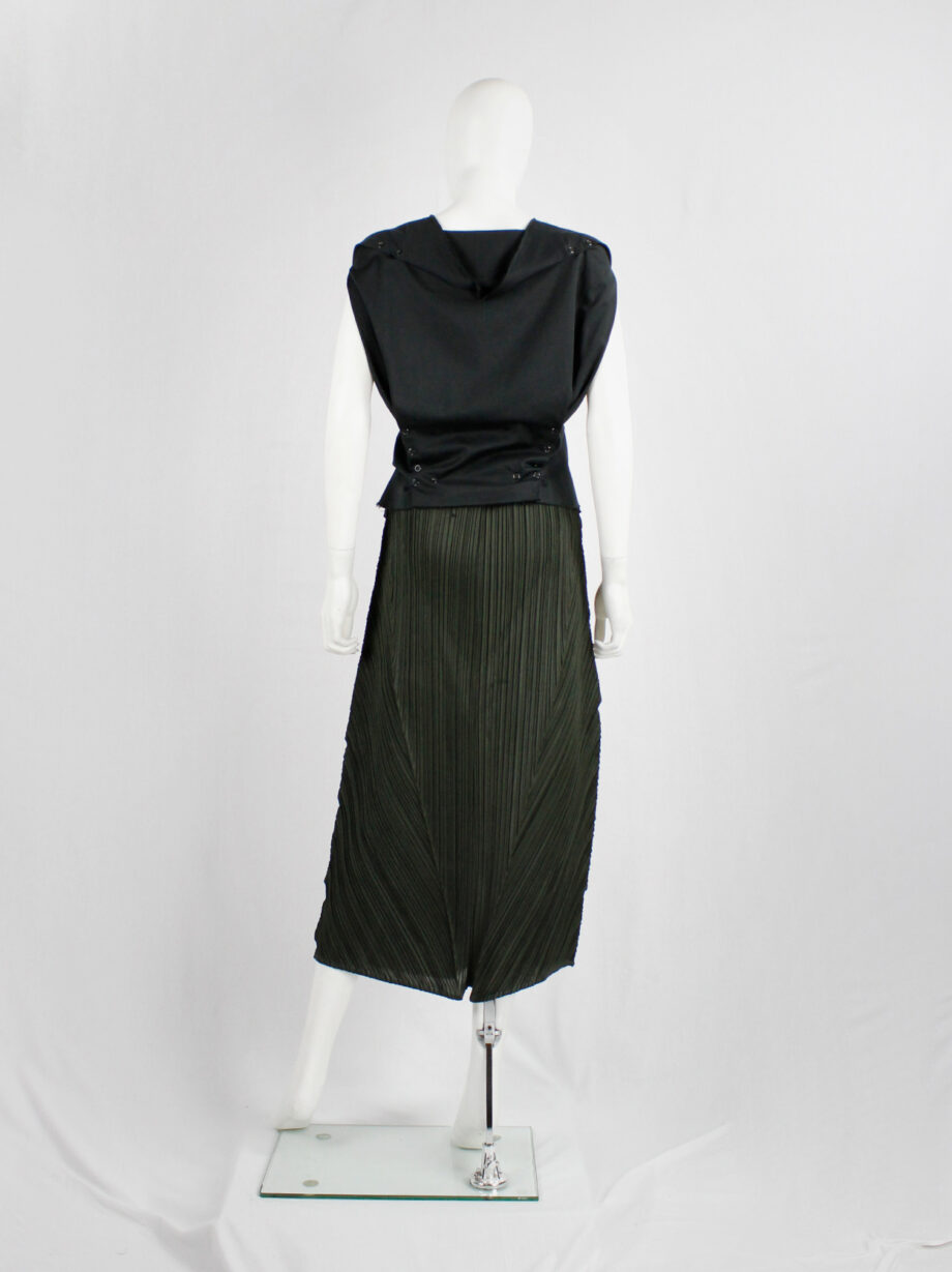 Issey Miyake Pleats Please green curved skirt with triangular