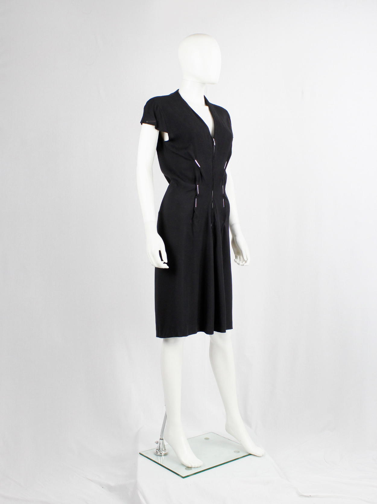 ワンピース MAISON MARGIELA TULIP MIDI DRESS Maison Martin Margiela black midi dress tucked with