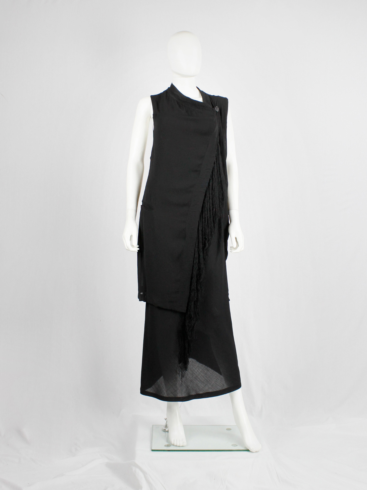ANN DEMEULEMEESTER ブラックベスト XXS Ann Demeulemeester black long asymmetric vest with braided tassels