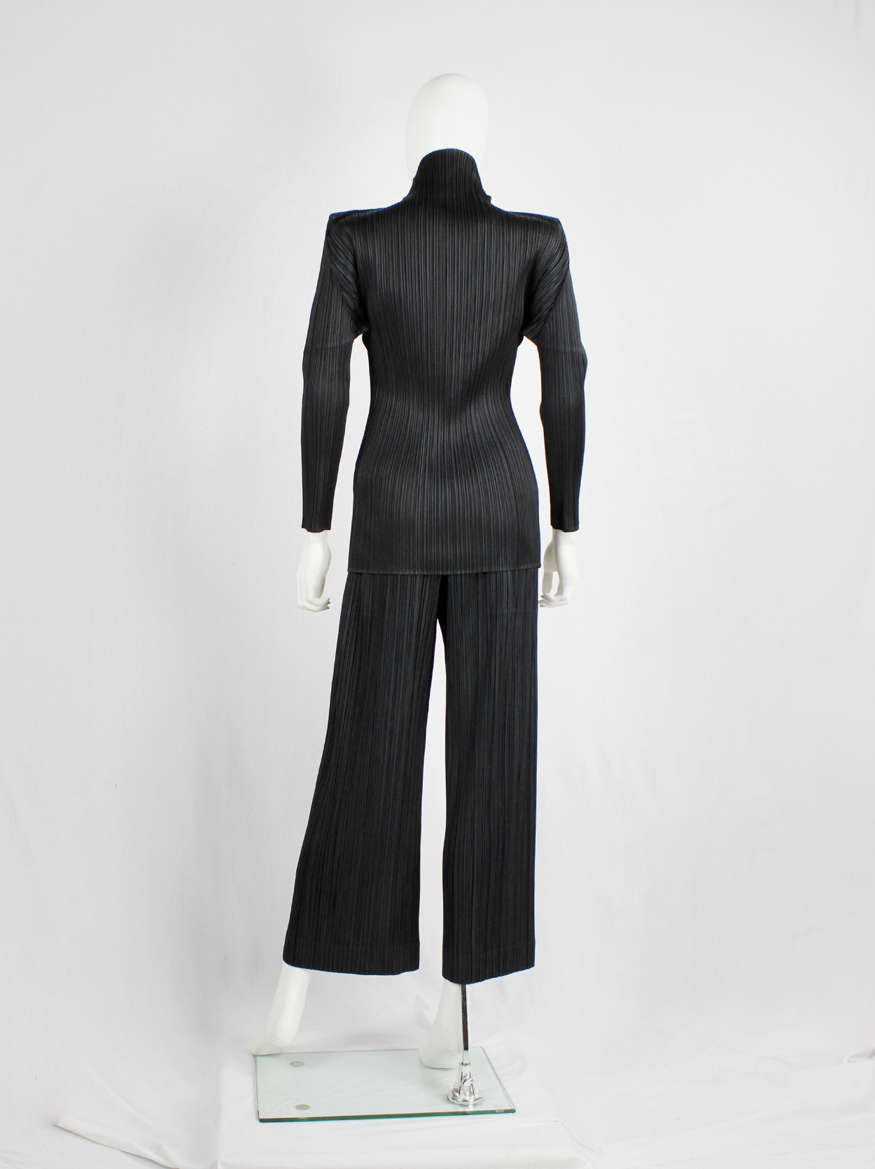 Issey Miyake black pleated turtleneck jumper with square Issey Miyake black pleated turtleneck jumper with square