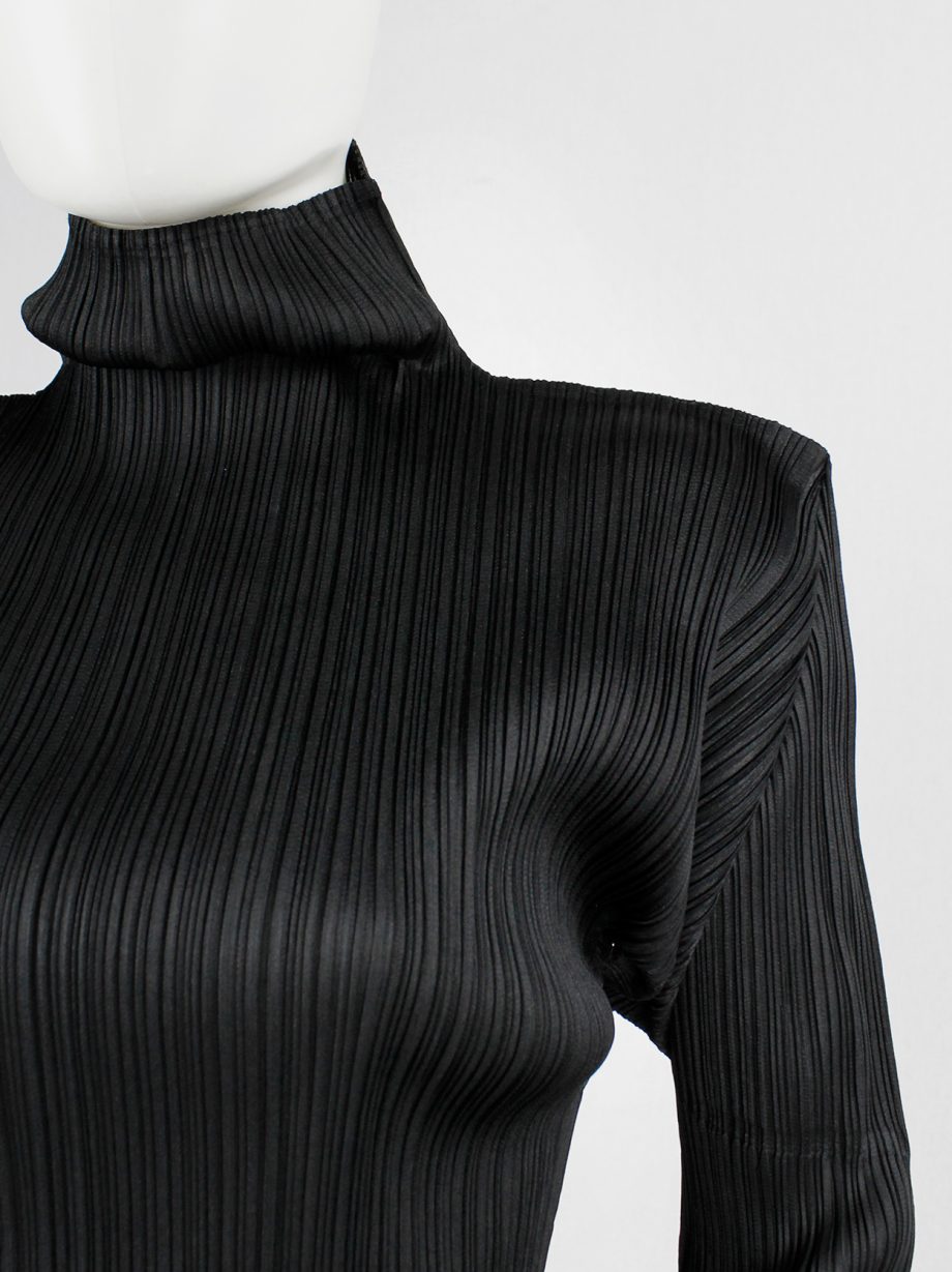 トップス ISSEY MIYAKE Pleated high neck cut sew Pleats Please Issey Miyake BASICS Pleated Sleeveless Mock