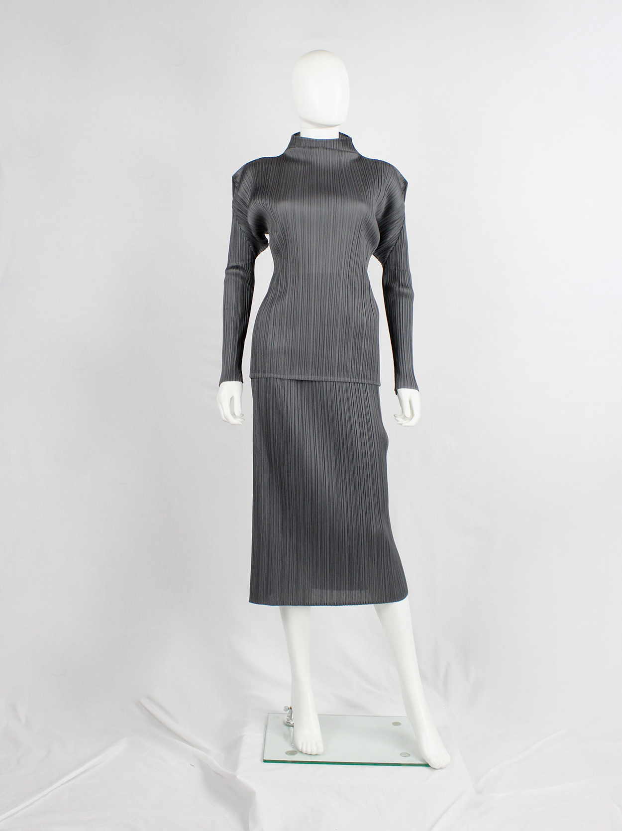 Issey Miyake Pleats Please grey midi-length pencil skirt Issey Miyake Pleats Please grey midi-length pencil skirt