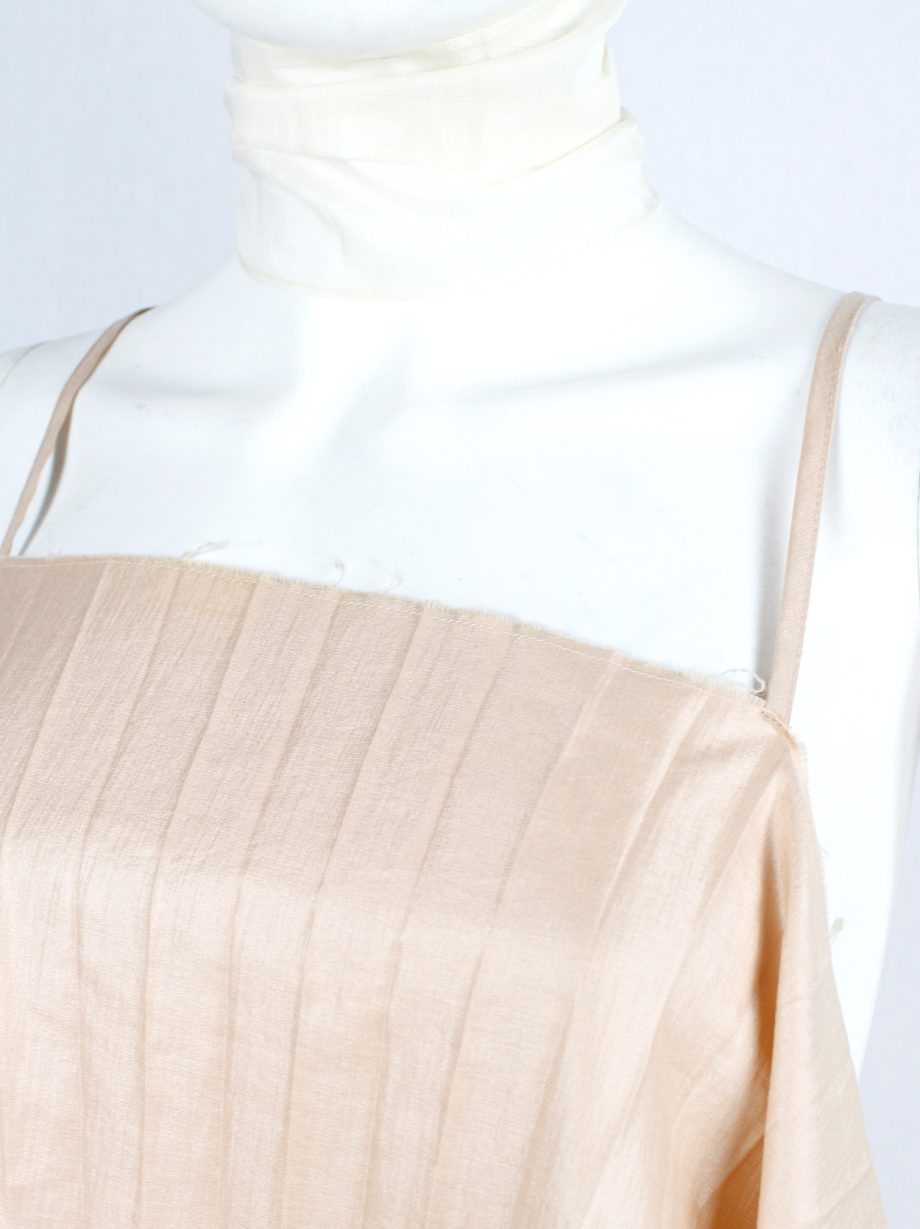 af Vandevorst salmon draped backless dress with accordeon pleats spring 2008 (11)