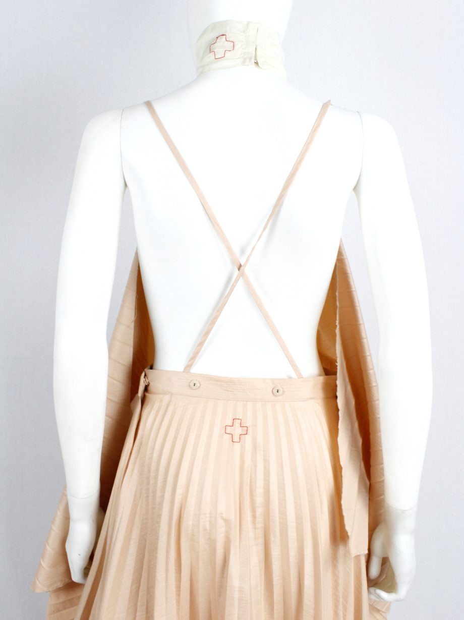 af Vandevorst salmon draped backless dress with accordeon pleats spring 2008 (12)