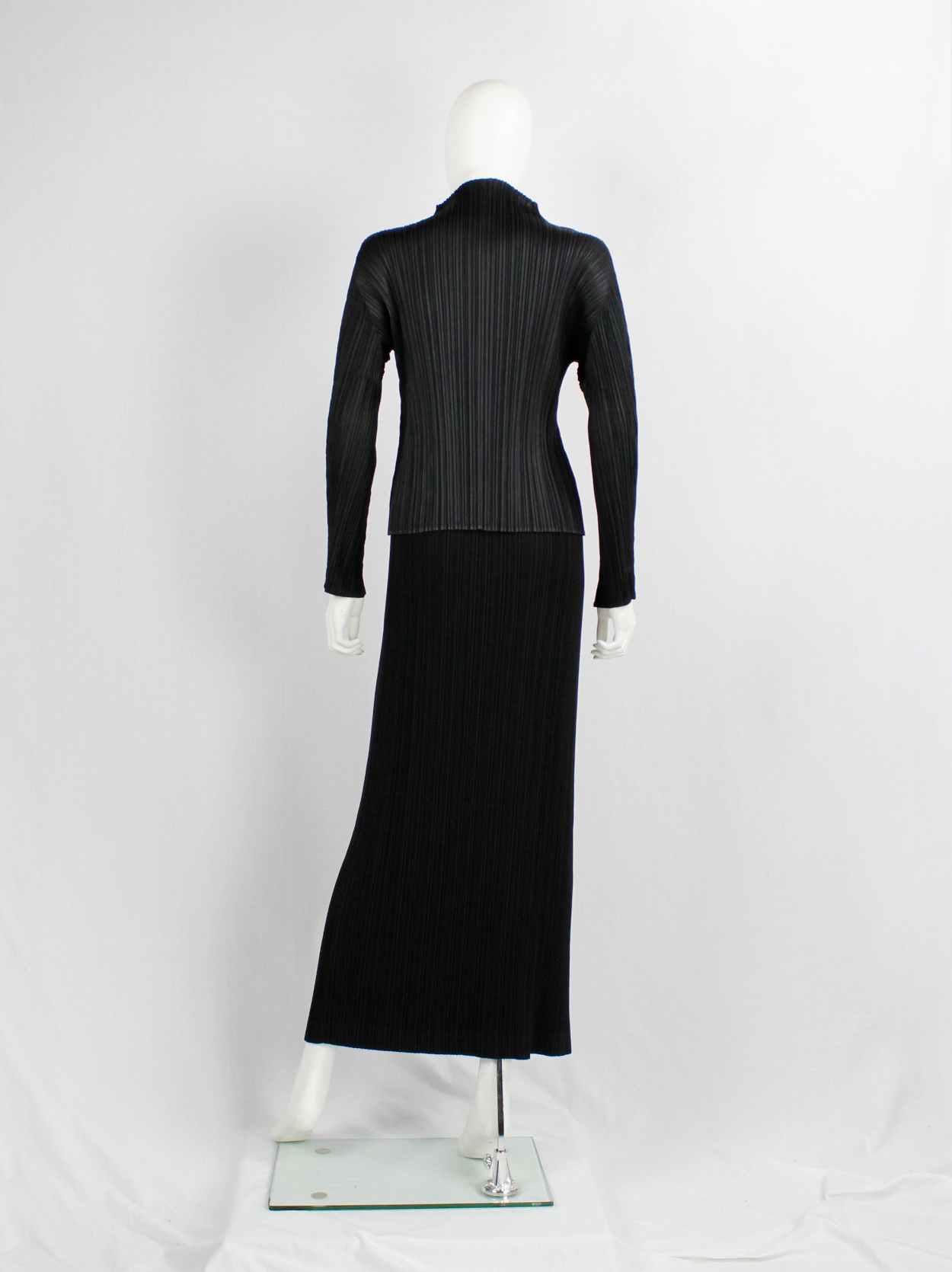 issey miyake pleats please 黒　ワンピース　2 issey miyake pleats please 黒 ワンピース 2 PLEATS PLEASE