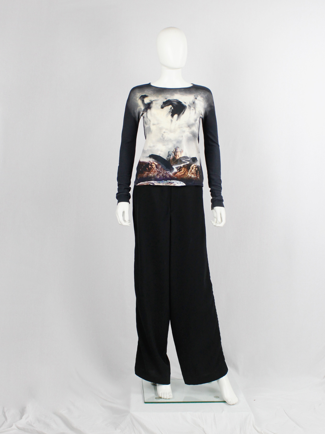 Maison Martin Margiela dark blue jumper printed with wild Maison Martin Margiela dark blue jumper printed with wild