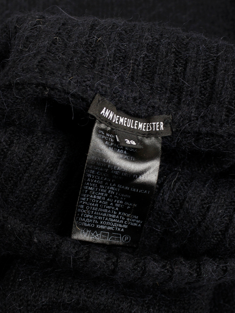 ANN DEMEULEMEESTER ニット ポンチョ アシンメトリー 38 黒 ANN DEMEULEMEESTER ニット ポンチョ アシンメトリー 38 黒