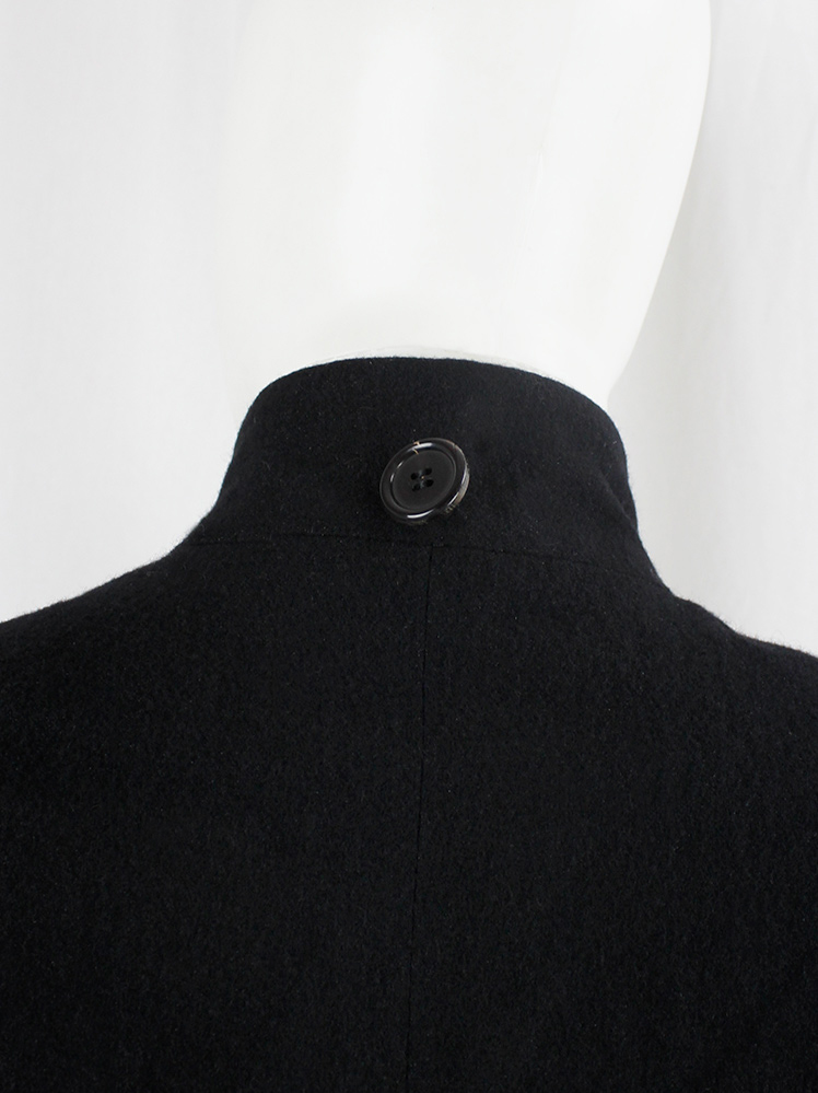 Ann Demeulemeester black jacket with asymmetric button Ann Demeulemeester black jacket with asymmetric button