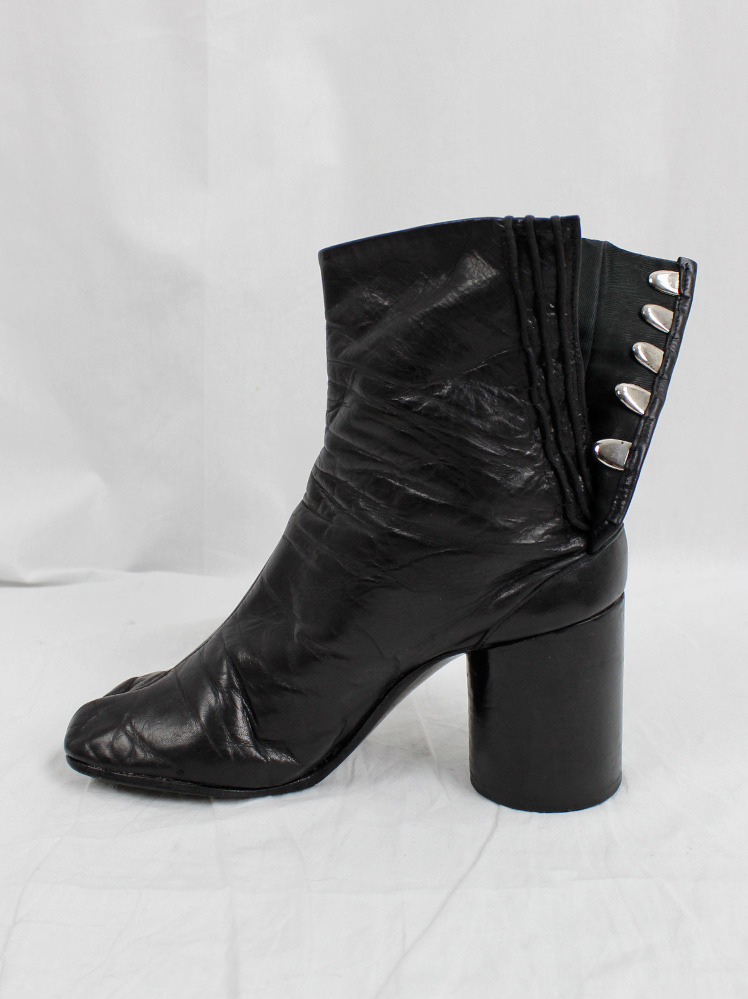 vintage Maison Martin Margiela black classic tabi boots with cylinder heel 1990s 90s (19)