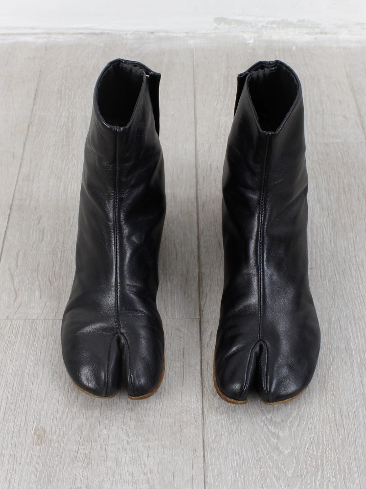 Maison Margiela Tabiブーツ38 MAISON MARGIELA Tabi split-toe leather ankle boots | NET-A-PORTER