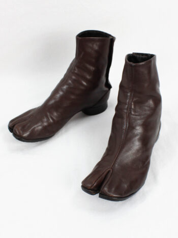 Maison Martin Margiela dark brown leather tabi boots with low