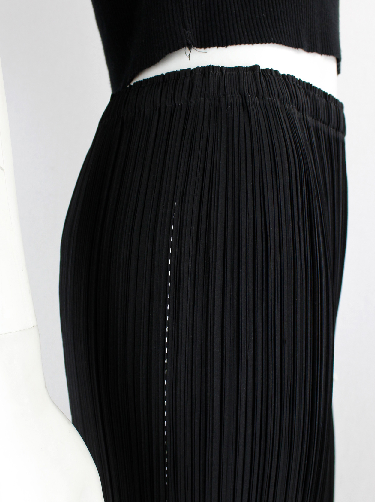 Issey Miyake Fête black pleated maxi skirt with white side