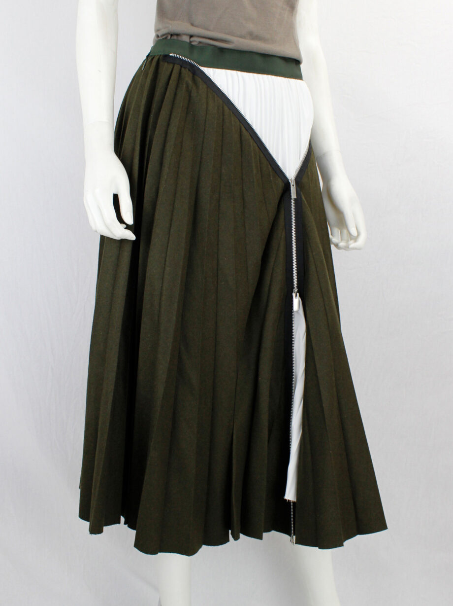 Sacai green and white pleated skirt with two-way zipper closure