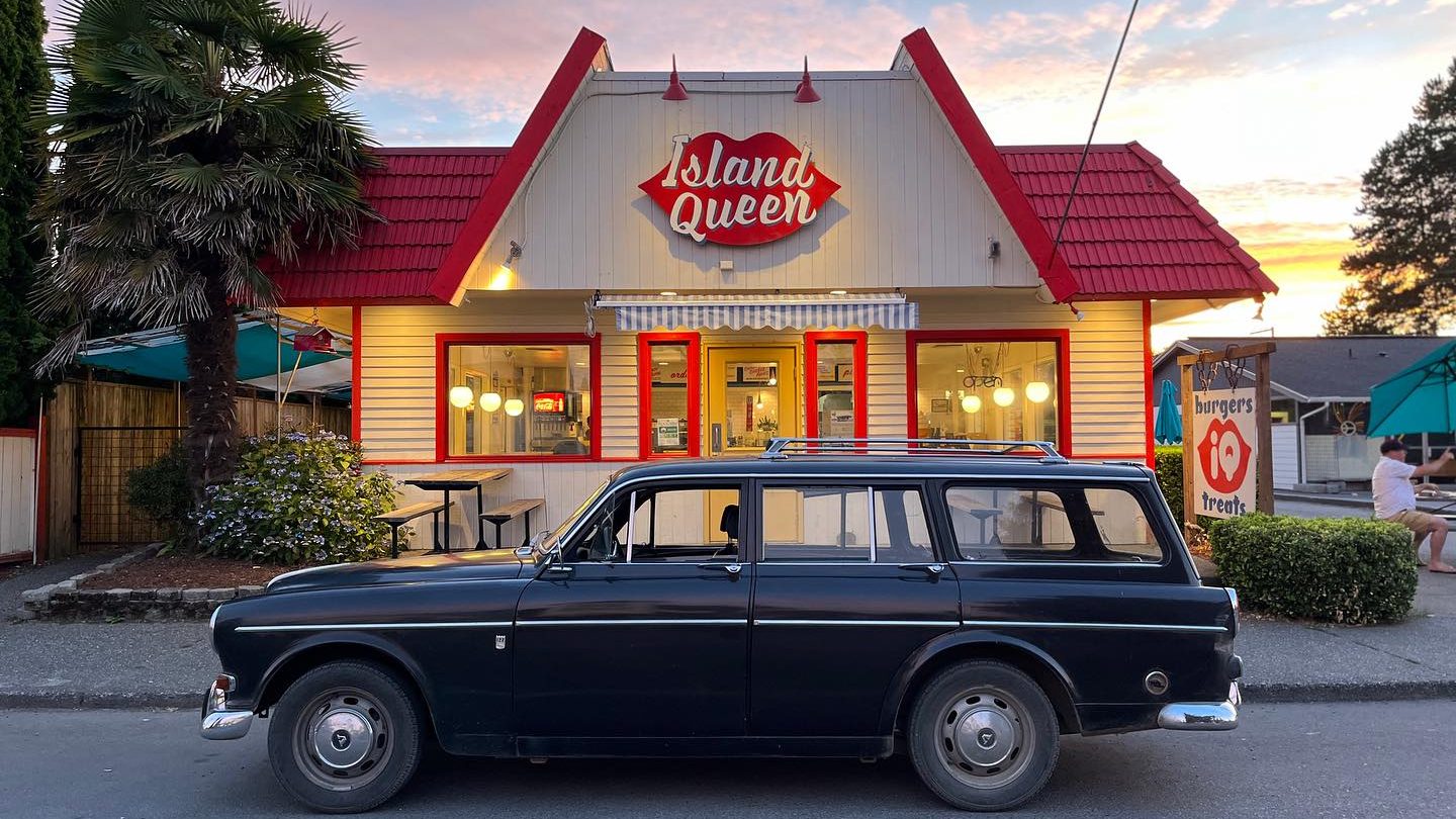 The front entrance if Island Queen on Vashon Island.