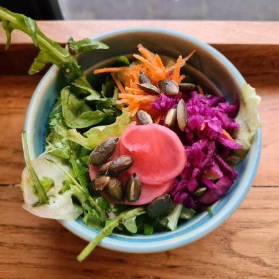 vegan salade, roze salade