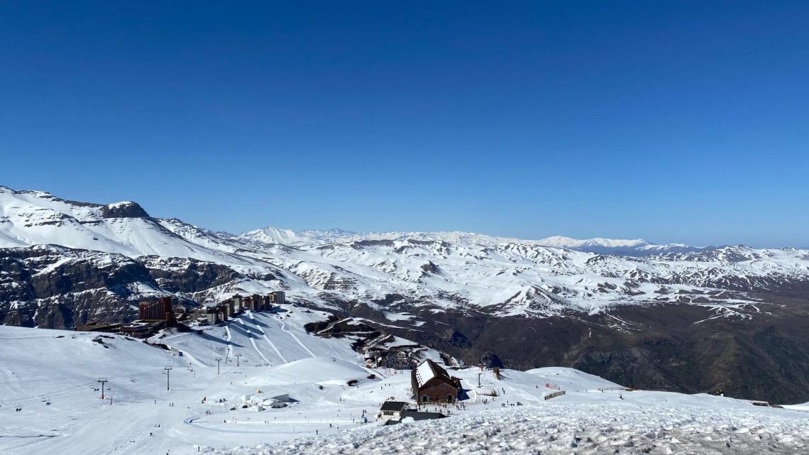 Skiabenteuer in den Anden: DIY-Tagesausflug zum Valle Nevado von Santiago aus