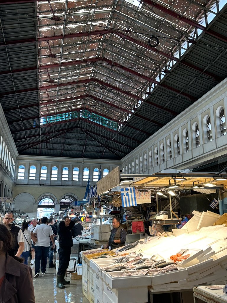 Überdachter Fischmarkt in Athen