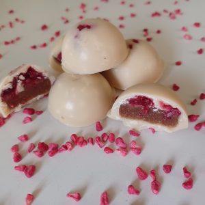 Raspberry white bonbon