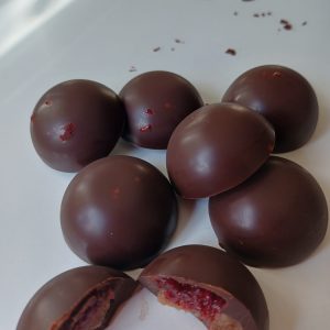 Raspberry marzipan bonbon