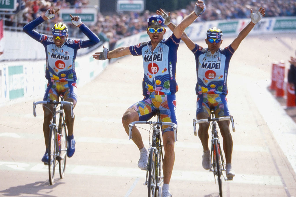 Museeuw winning Paris Roubaix in 1996 with his Mapei Cycling Kit