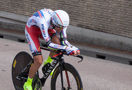 Should We All Be Wearing Speed Suits For Cycling? 