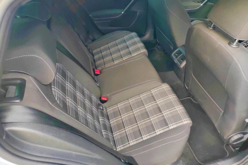 Volkswagen Golf VII 2.0 TDI 184ch GTD White Silver DSG7 5p 