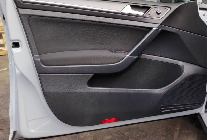 Volkswagen Golf VII 2.0 TDI 184ch GTD White Silver DSG7 5p 