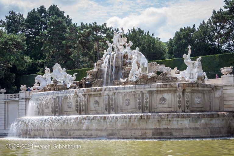 Schönbrunn, Neptunusfontein