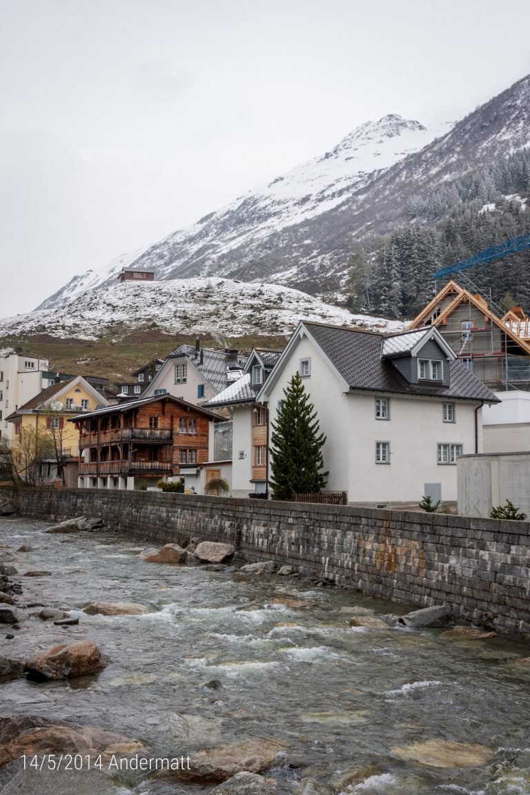 14/05/2014 Andermatt in de sneeuw