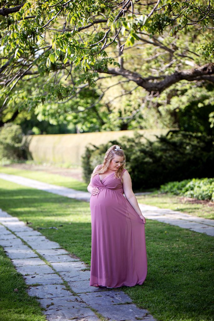 Gravidfotografering i stadsparken i Örebro.