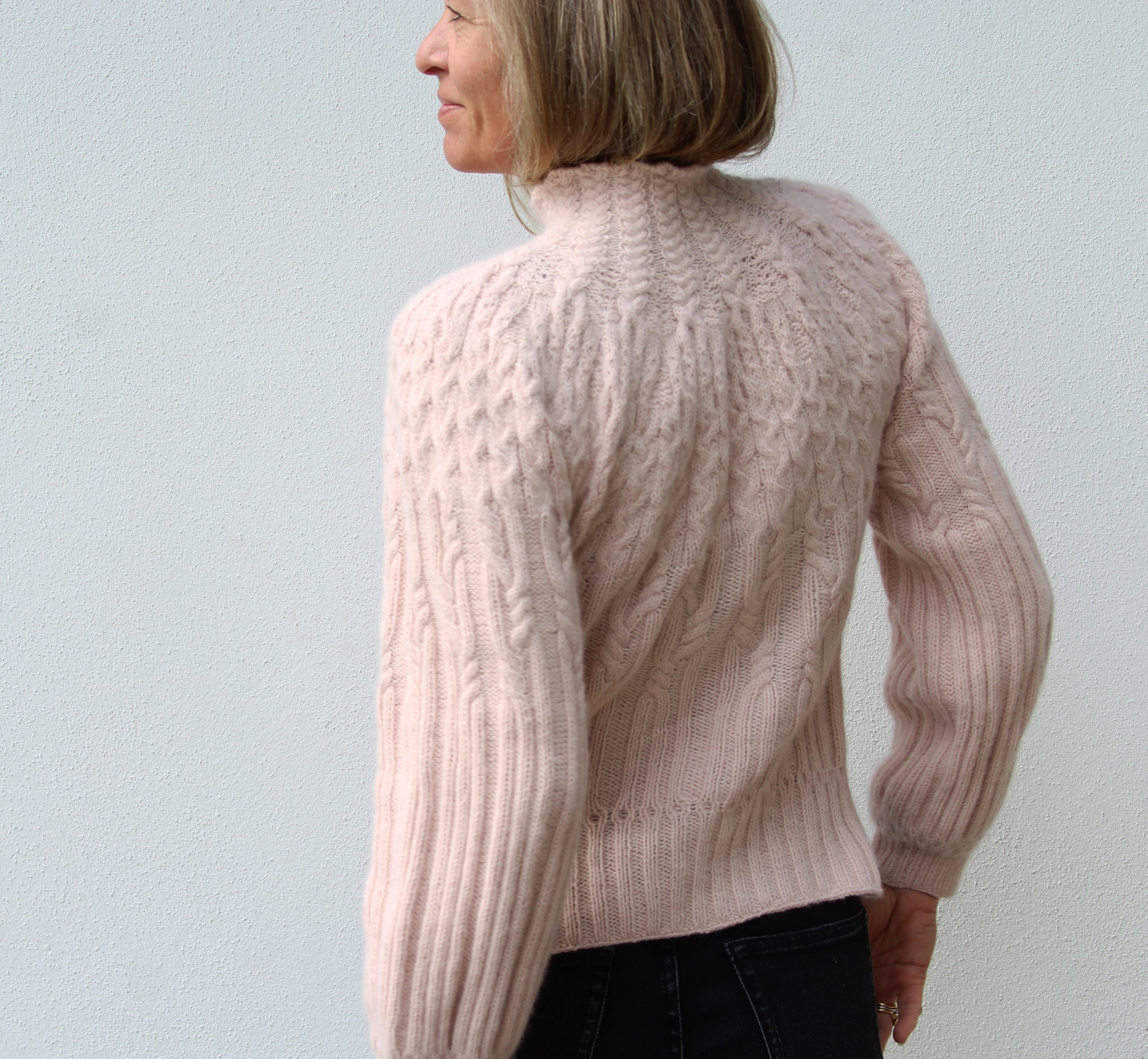 Knitting pattern | VesterbyCrea.No.31 | Sweater with cables