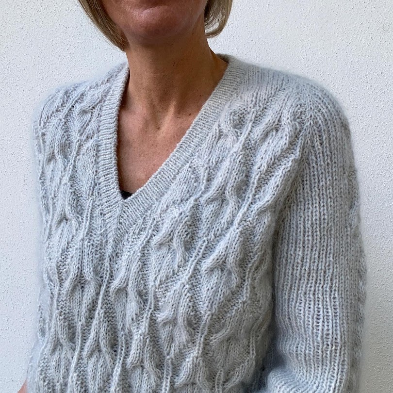 Strikkeopskrift VesterbyCrea.No.11 (Uld eller Mohair) sweater med snoninger