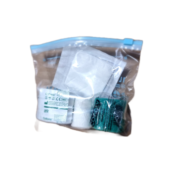 Tassbandage-kit från Vetbutiken. Vi rekommenderar kompress, polster, gasbinda och elastisk binda.