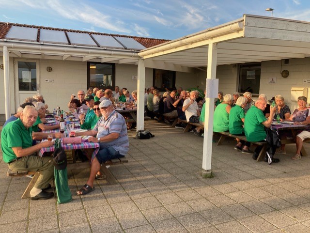 Petanque / krolfspillere nyder den dejligste sommeraften