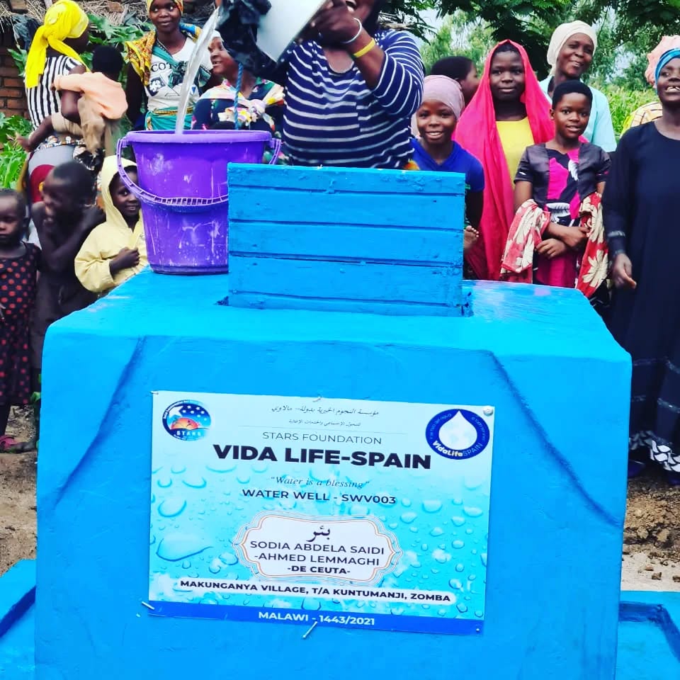 Pozo de agua potable en Makunganya, Malawi