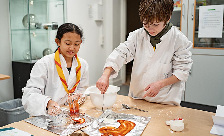 Miniforskere til materialefysik i Videnskabsklubben - se ledige pladser til efterårets klubber