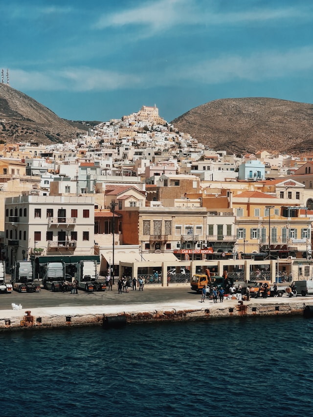 Indbydende by: Ermoupoli i Grækenland