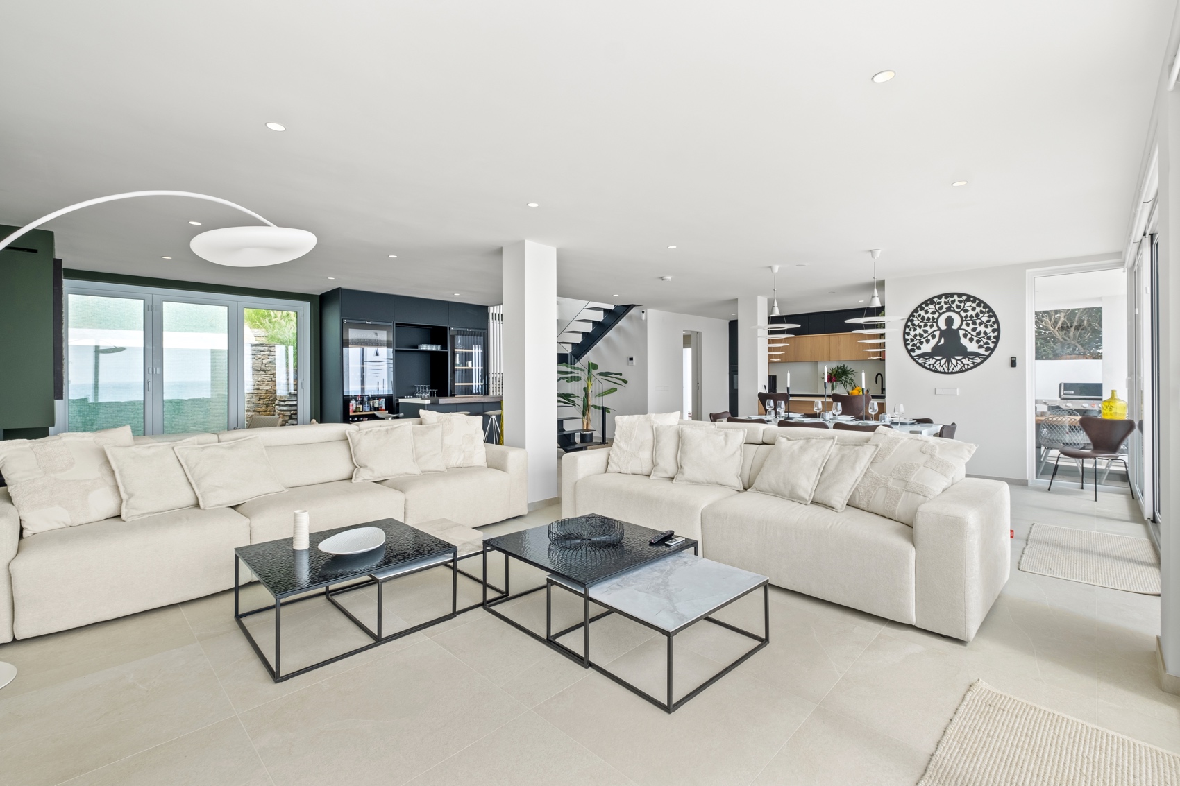 Villa Karma dining